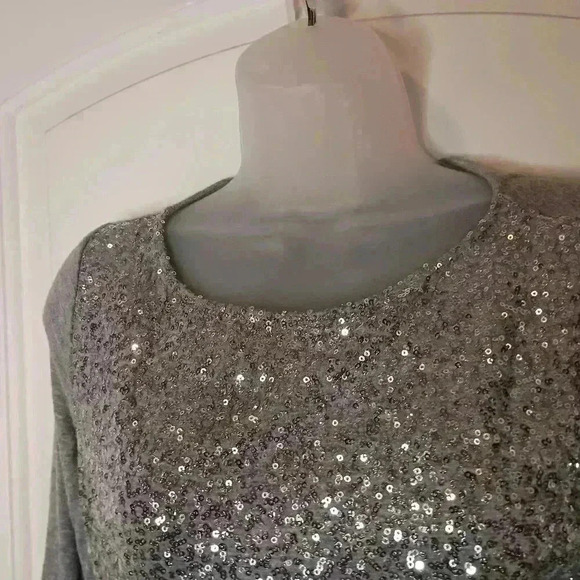 2/$30 Sparkling,Formal Grey Sequin JONES NEW YORK Burnout top (#682) - Picture 4 of 7